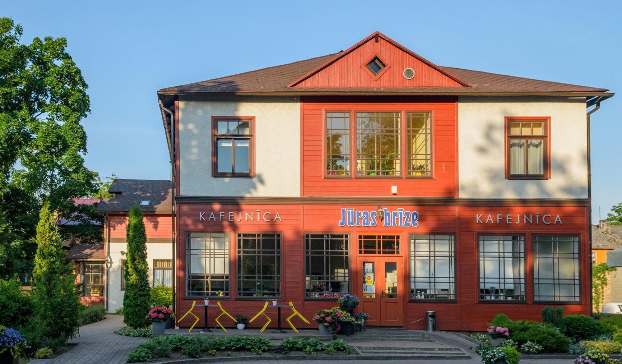 Juras Brize Hotel Вентспилс Екстериор снимка