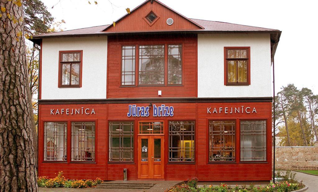 Juras Brize Hotel Вентспилс Екстериор снимка
